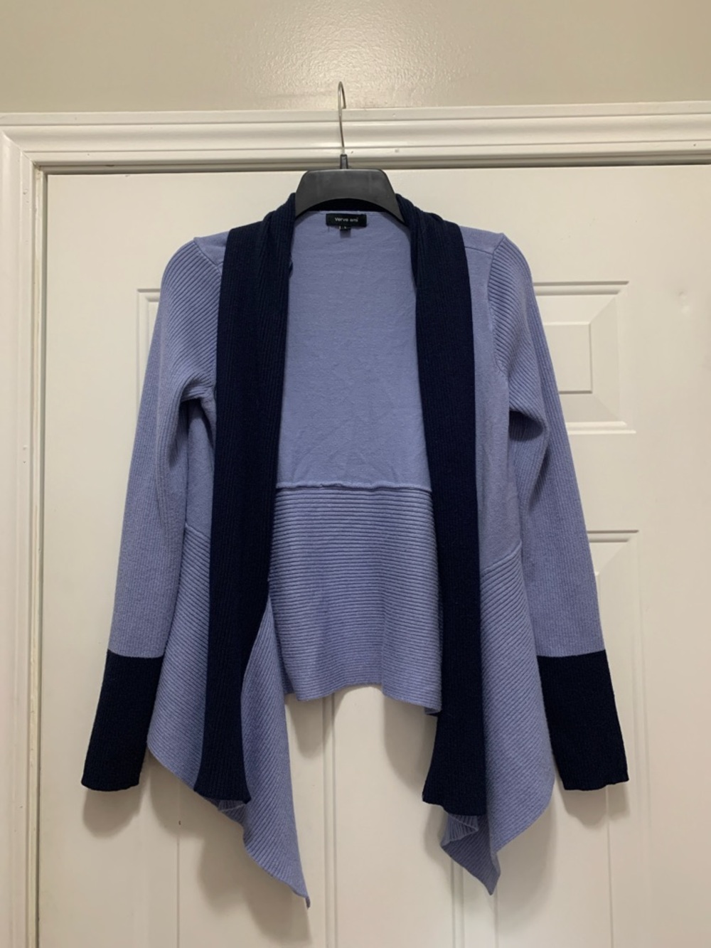 3/$15 Verve Ami Navy and Periwinkle Cardigan Size Large